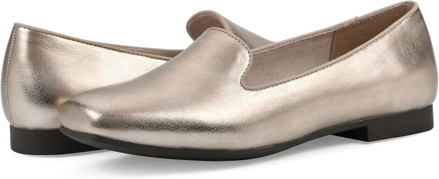 CLIFFS BY WHITE MOUNTAIN Women's Bessey Cushioned Loafer Flat
