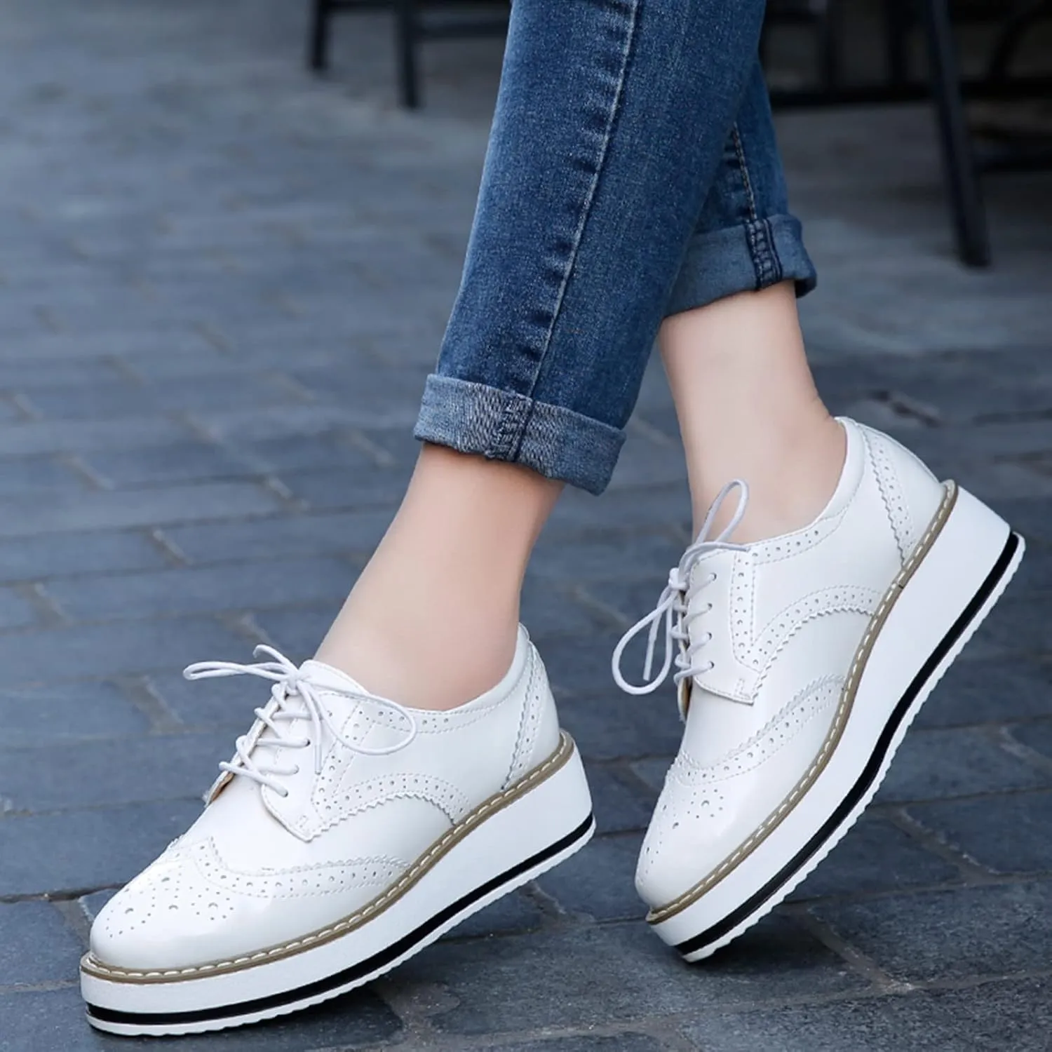 DADAWEN Women's Platform Lace-Up Wingtips Square Toe Oxfords Shoe