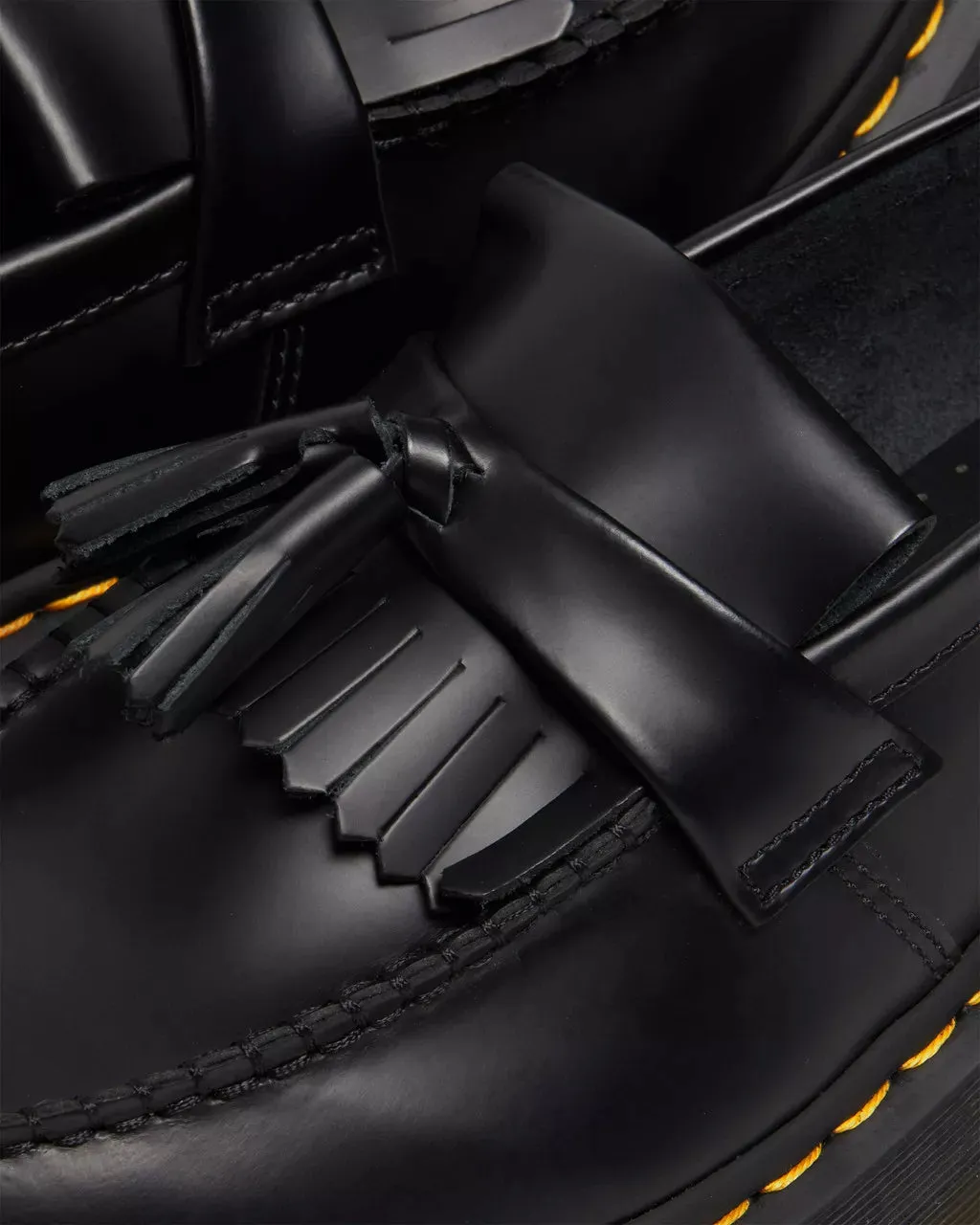 Dr. Martens Adrian Quad Black Smooth 27989001