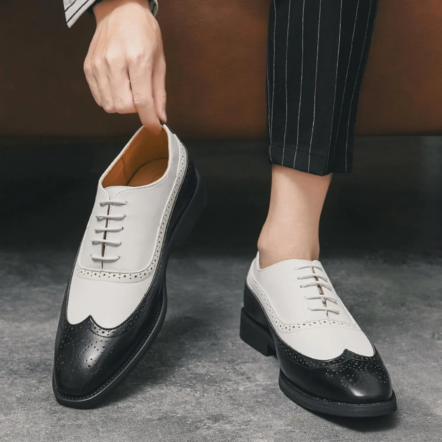 Men's Soft Leather Oxford Dress Shoes Classic Wingtip Lace-Up Brogue Oxford Shoes Stylish Business Casual Formal Work Shoes