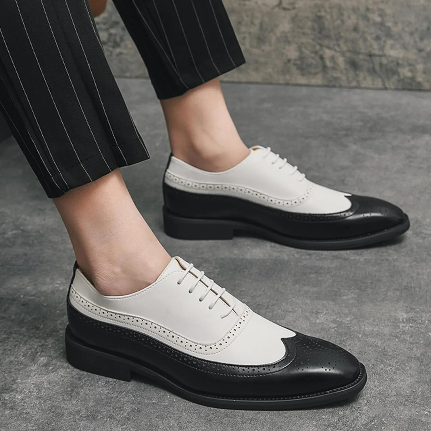 Men's Soft Leather Oxford Dress Shoes Classic Wingtip Lace-Up Brogue Oxford Shoes Stylish Business Casual Formal Work Shoes