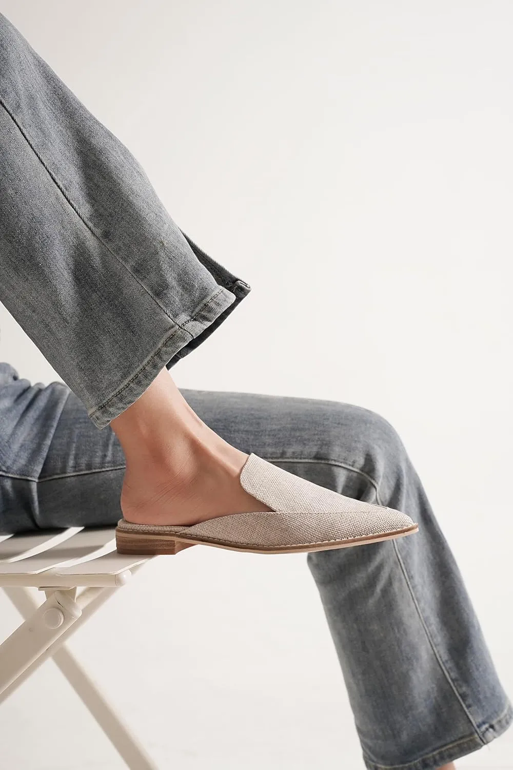 Mules for Women Casual Fashion Mules Comfortable Pointed Toe Mules Closed Toe Mules Backless Slippers Slip On Slides Sandals