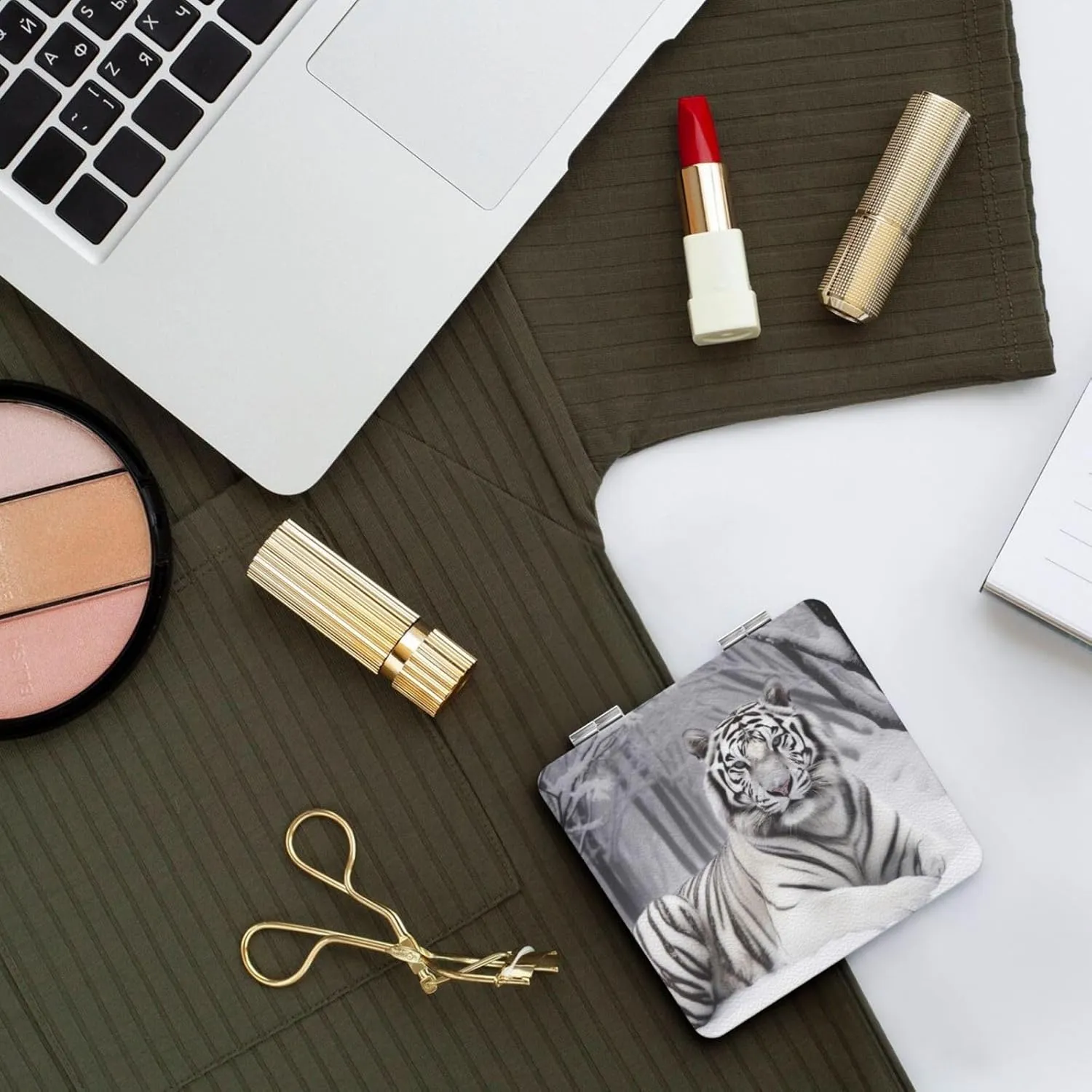 The Wild White Tiger Printed Square Pocket Makeup Mirror with 1X/2X Magnification, Portable Mini Travel Makeup Mirror for Travel Daily Work Beauty